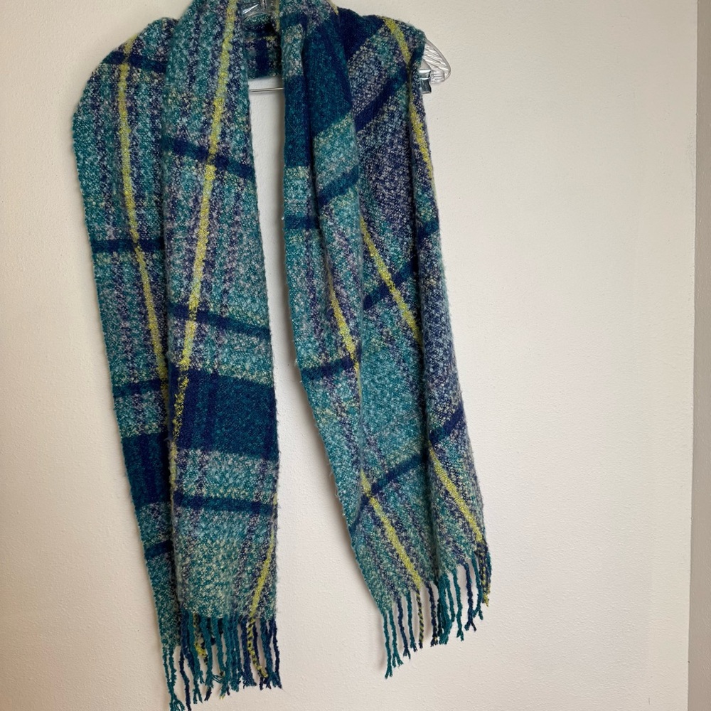 Echo Textured Scarf in Blue and Green